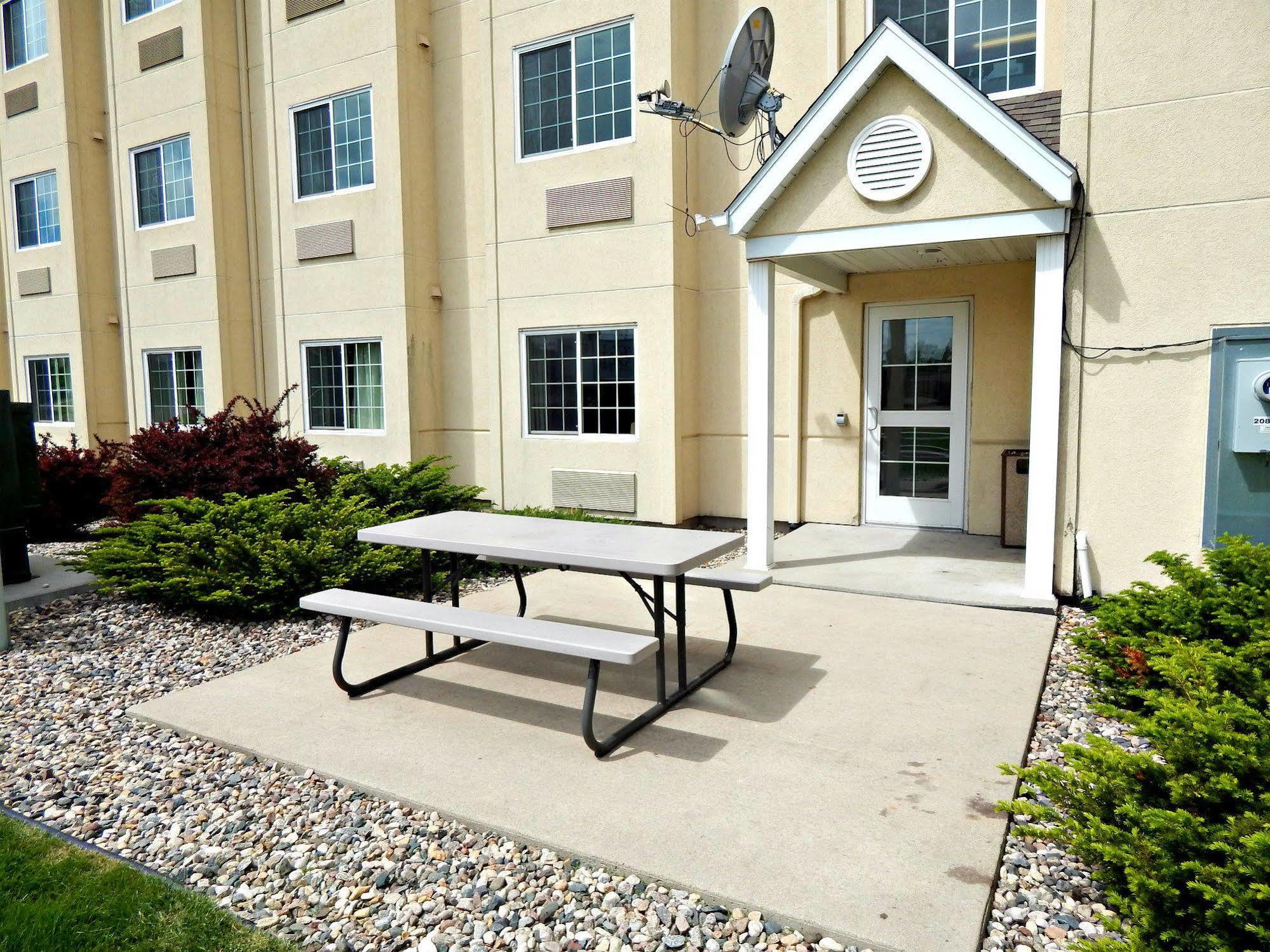 Microtel Inn & Suites By Wyndham Mankato Extérieur photo